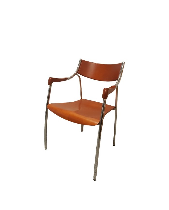 Silla tapizada en gris oscuro Silla tapizada en gris oscuro