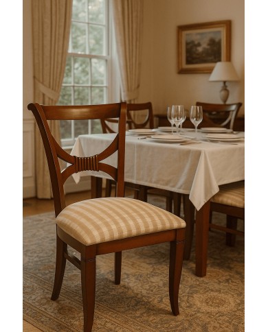 Silla Clásica de Madera con Tapizado Beige – Outlet (Última Unidad)