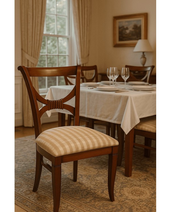 Silla Clásica de Madera con Tapizado Beige – Outlet (Última Unidad)