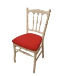 Silla Clásica de Madera con Tapizado Beige – Outlet (Última Unidad)