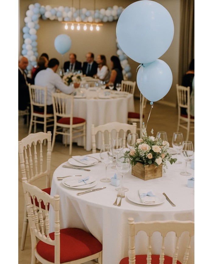 Silla clásica vintage con asiento rojo – Unidad única en Outlet Silla clásica vintage con asiento rojo – Unidad única en Outlet