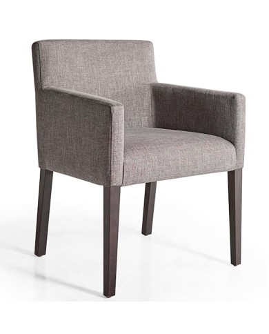 Sillón tapizado con patas en madera barnizada Z06