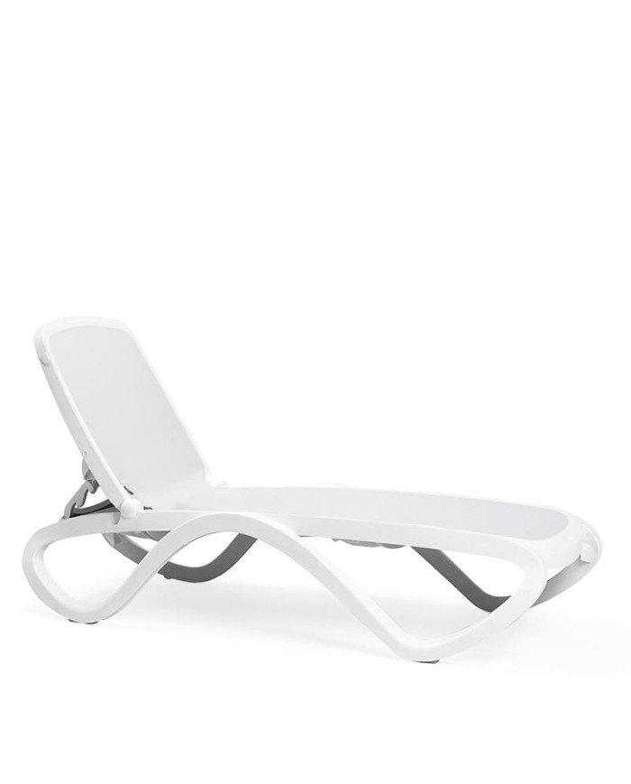 Tumbona Omega NARDI apilable para piscina y exterior