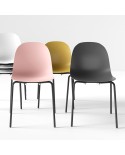 Silla Aqua CANCIO apilable y fabricada en resina con estructura metálica para cocina y hostelería