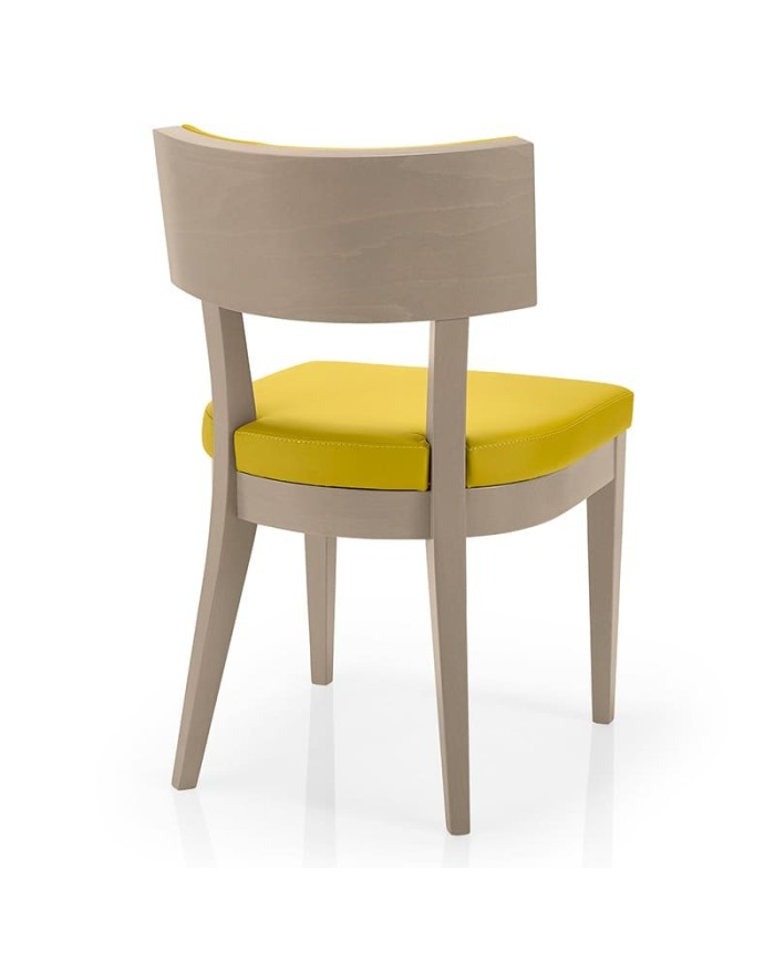 Silla de madera con asiento  y respaldo tapizado para hostelería y hogar.