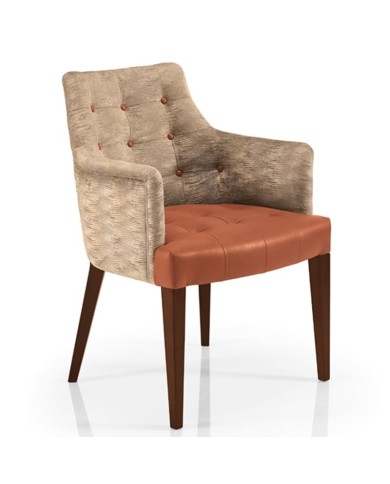 Sillón tapizado con brazos, respaldo capitoné y patas de madera para salón-comedor en hogar y hostelería