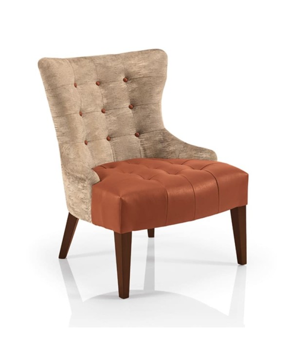 Butaca tapizada capitoné con asiento acolchado y patas de madera para hostelería y hogar