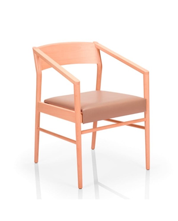 Sillón de madera con asiento tapizado para hogar y hostelería.