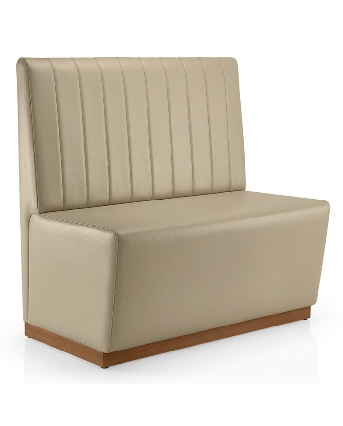 Banco tapizado con respaldo, cómodo y resistente, ideal para hostelería interior y hogar.