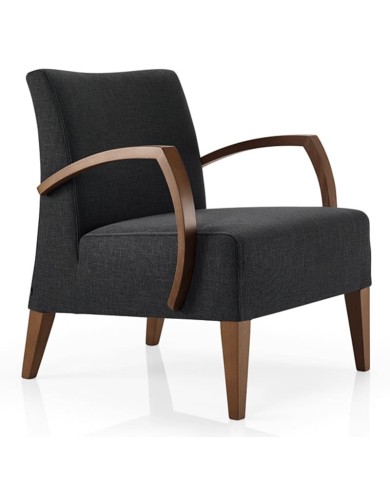 Butaca tapizada con brazos curvados y patas de madera para hogar y hostelería.