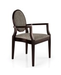 Sillón de madera tapizado con respaldo ovalado para hogar y hostelería