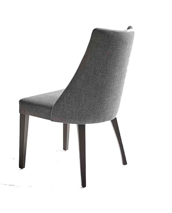 Silla curvada tapizada con capitoné M90