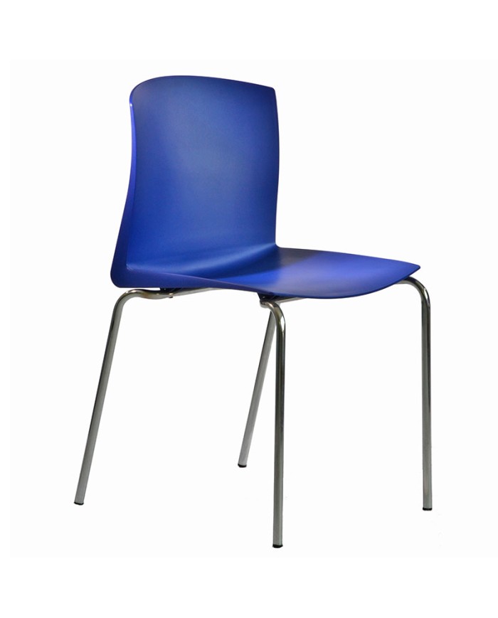 Silla Pull azul  de polipropileno con estructura metálica, resistente y fácil de limpiar