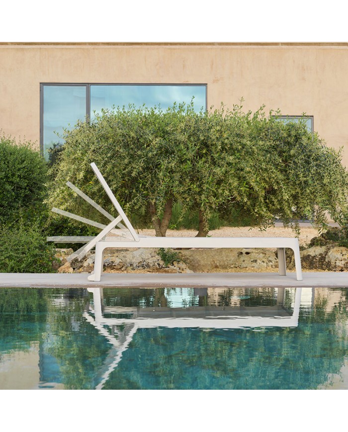 Tumbona Plano Nardi apilable para exterior y hostelería