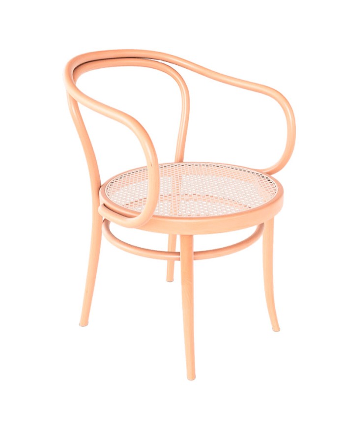 Sillón 30 TON 325 030 fabricado en madera de haya con asiento de mimbre.