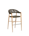 Taburete Provenza con reposabrazos de cuerda y reposapiés. Ideal para barra de bar.