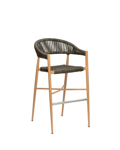 Taburete Provenza con reposabrazos de cuerda y reposapiés. Ideal para barra de bar.