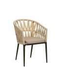 Sillón Cerdeña con respaldo de cuerda y asiento tapizado para hostelería con estructura en metal.