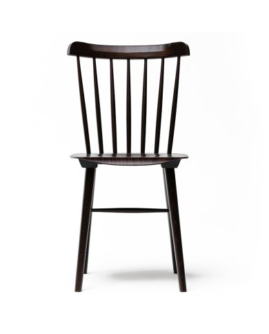 Silla TON Ironica con respaldo de siete varillas de madera curvada.