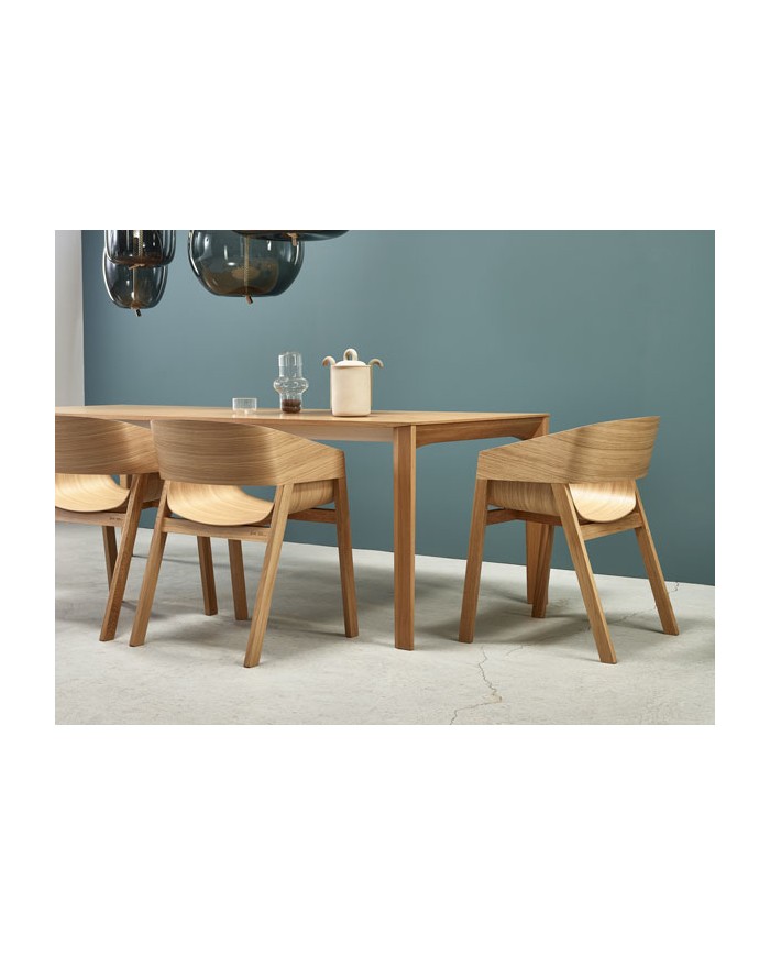 Sillón de nogal TON Merano para restaurantes, hoteles y espacios contract