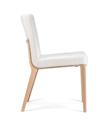 Silla Moritz TON fabricada en madera de haya con tapizado confortable.