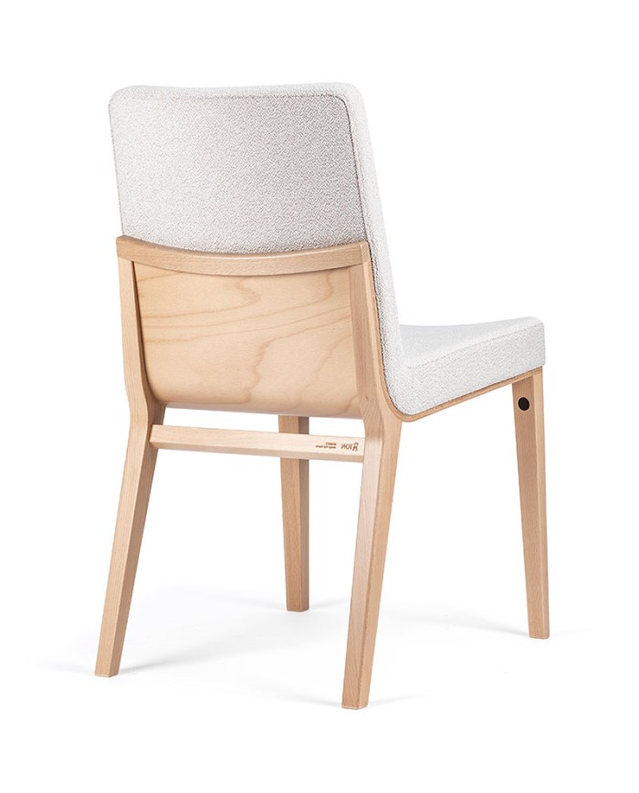 Silla Moritz de haya con respaldo tapizado y estructura de madera.