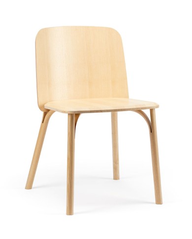 Silla Split TON fabricada en madera de haya curvada.