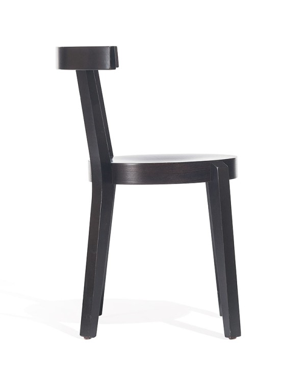 Silla Punton TON fabricada en madera de haya.