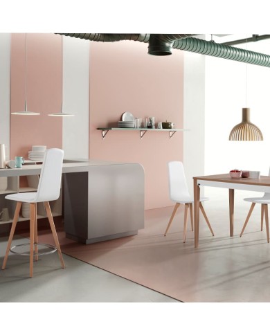 Mesa Tesa Bailen-BHF de cocina con patas de madera